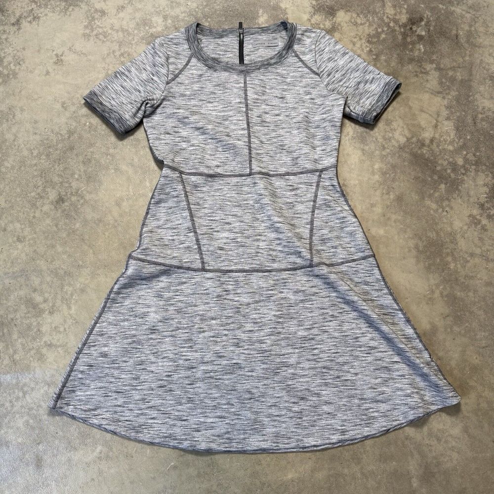 Athleta Dress Womens Medium‎ Heather Gray Short Sleeve En Route Fit & Flare